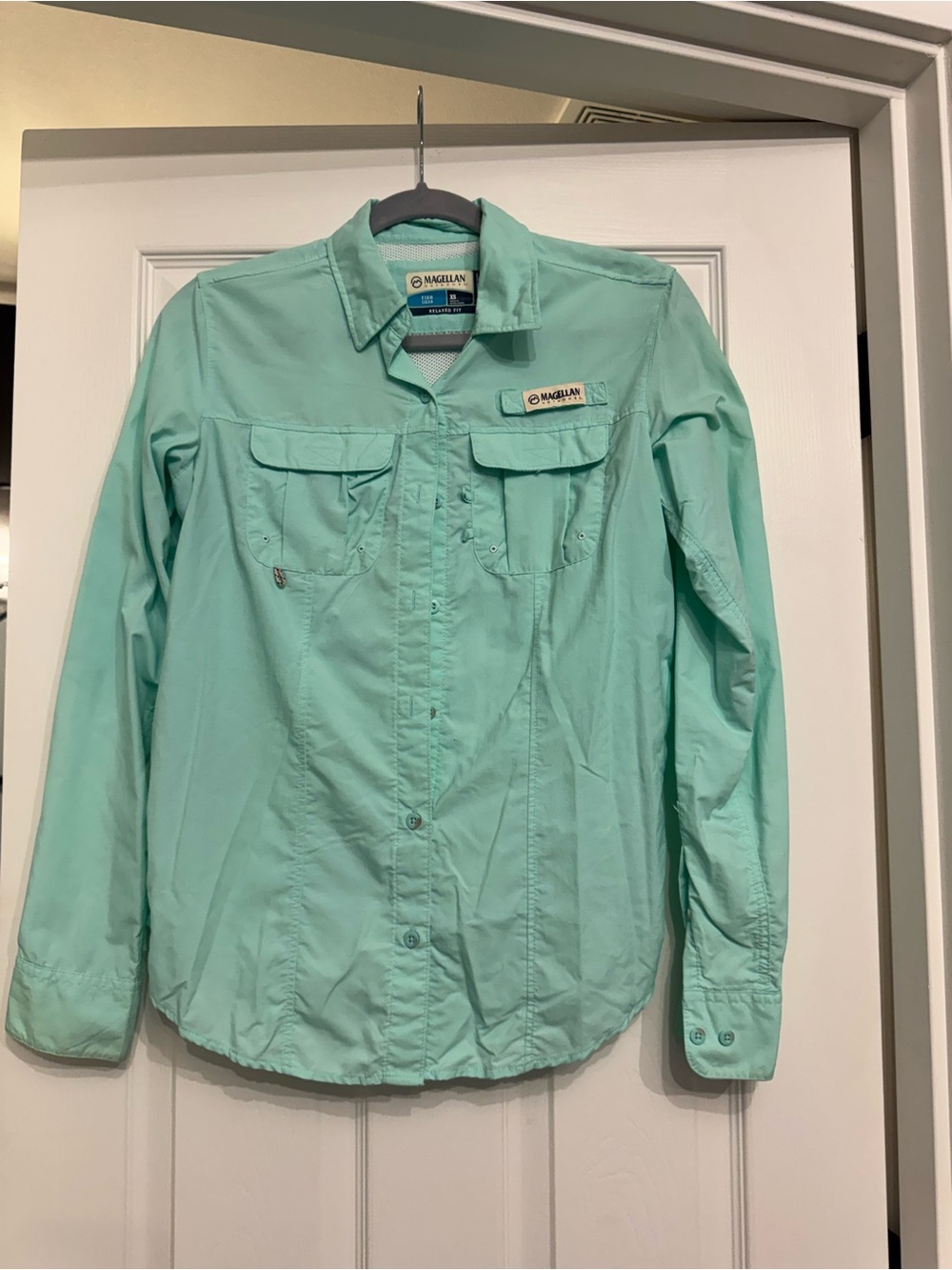 Magellan Outdoors Women's Mint Green Long-Sleeve Button-Down Shirt